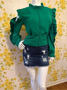 forearm cutout  long ruffle sleeved size L